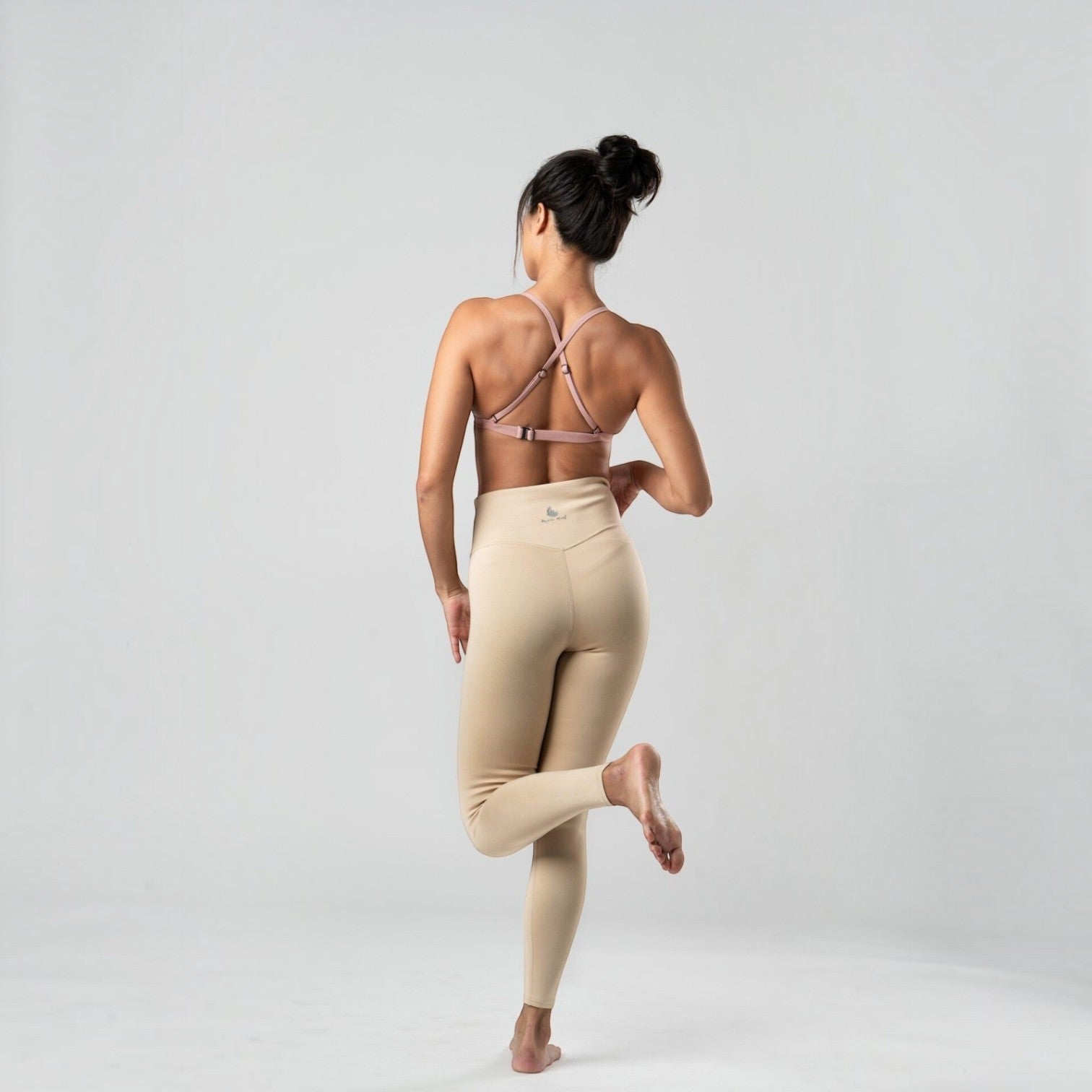 Goddess Skin-Tone Diving Leggings Light Skin Tone